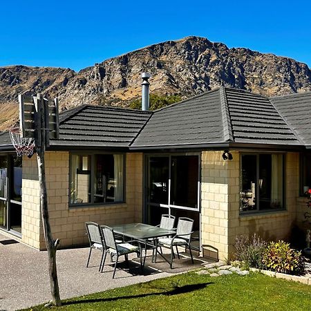 Alpine Mirage Villa Куийнстаун Екстериор снимка